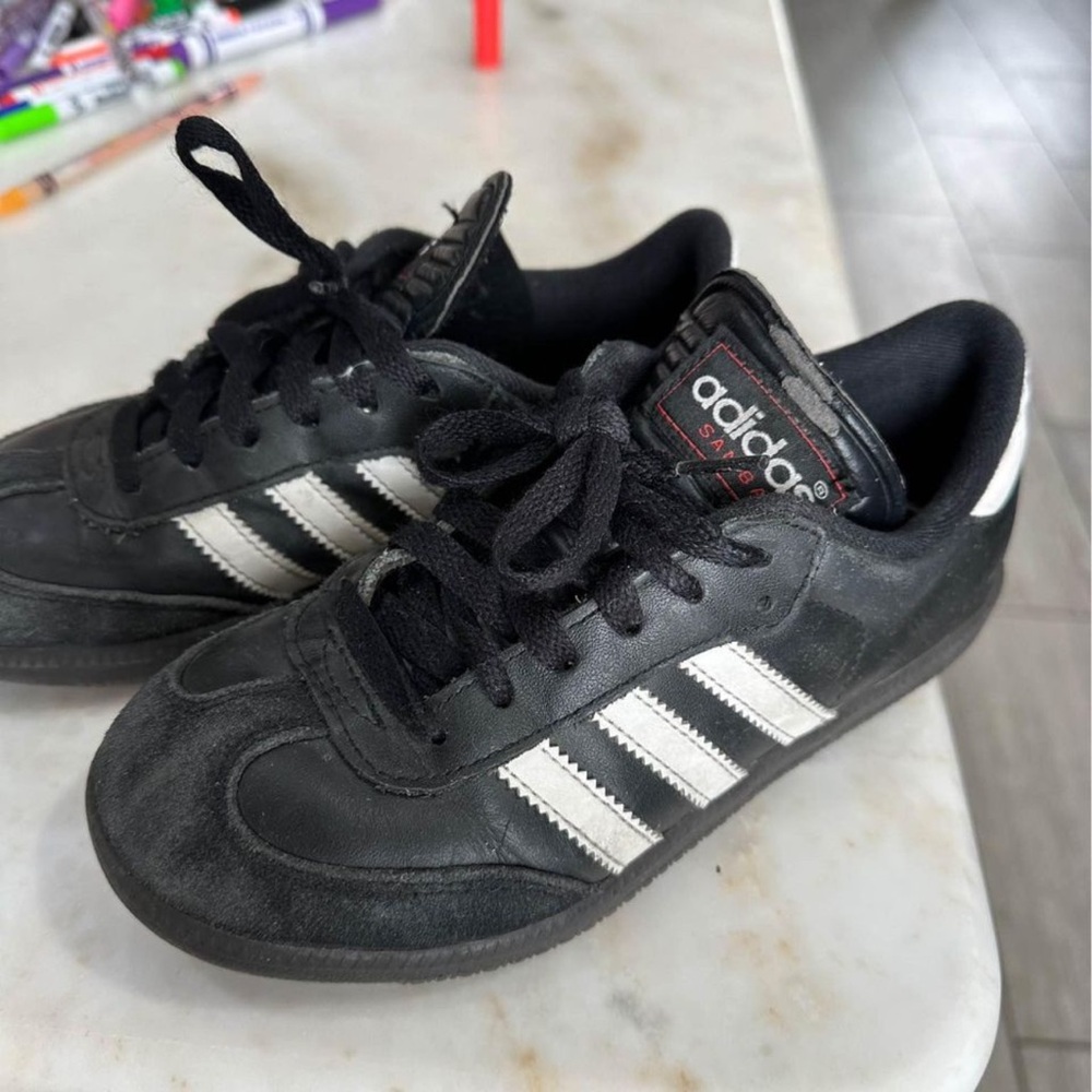 boys size 2 adidas samba sneakers